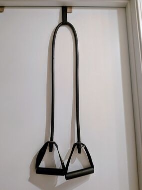 LES MILLS HEAVY RESISTANCE TUBE WITH DOOR ANCHOR -  BLACK -  EXCELLENT CONDITION